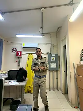 Snapshot of EnriquePersian197 chatting on January 14, 2026, 12:11 pm EnriquePersian197 online show from January 14, 2026, 12:11 pm