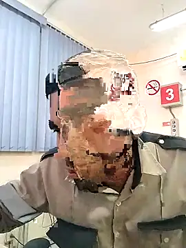 Snapshot of EnriquePersian197 chatting on January 15, 2026, 8:34 pm EnriquePersian197 online show from January 15, 2026, 8:34 pm