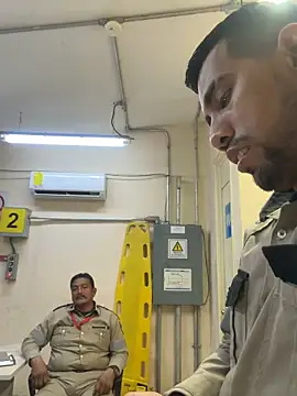 Snapshot of EnriquePersian197 chatting on February 28, 2026, 1:39 am EnriquePersian197 online show from February 28, 2026, 1:39 am