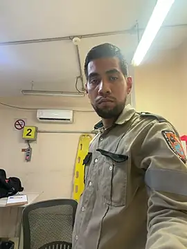 Snapshot of EnriquePersian197 chatting on March 19, 2026, 12:20 pm EnriquePersian197 online show from March 19, 2026, 12:20 pm