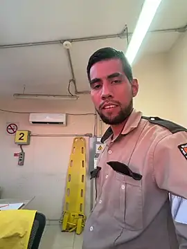 Snapshot of EnriquePersian197 chatting on April 10, 2026, 12:05 am EnriquePersian197 online show from April 10, 2026, 12:05 am