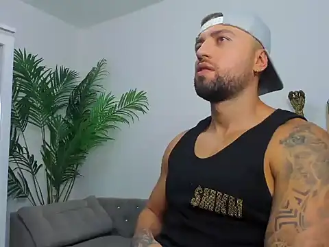 Snapshot of OwenMaximus814 chatting on January 14, 2026, 11:09 pm OwenMaximus814 online show from January 14, 2026, 11:09 pm