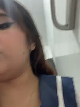 Snapshot of melyescobar chatting on June 25, 2026, 3:39 am melyescobar online show from June 25, 2026, 3:39 am