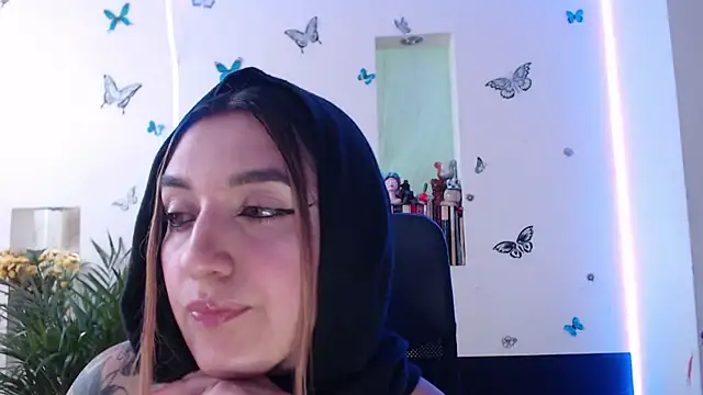 Lia-mitch online show from October 15, 2025, 6:41 pm