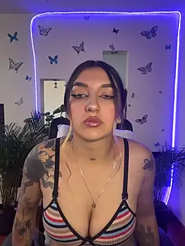 Snapshot of Lia-mitch chatting on July 21, 2026, 6:54 pm Lia-mitch online show from July 21, 2026, 6:54 pm
