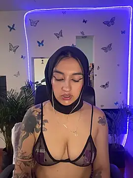 Snapshot of Lia-mitch chatting on July 24, 2026, 7:12 pm Lia-mitch online show from July 24, 2026, 7:12 pm
