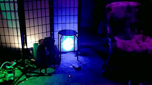 NinasNylonz online show from December 2, 2025, 2:45 pm