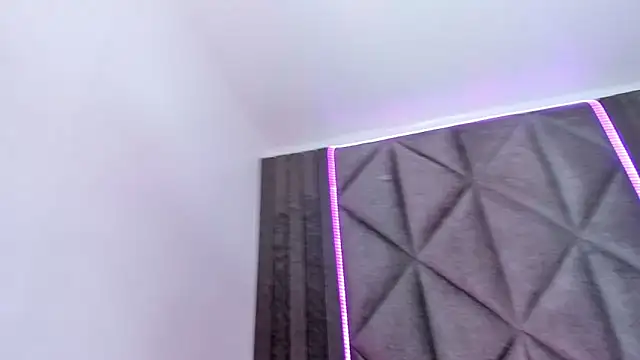 BriaConner  online show from March 19, 2025, 6:57 am