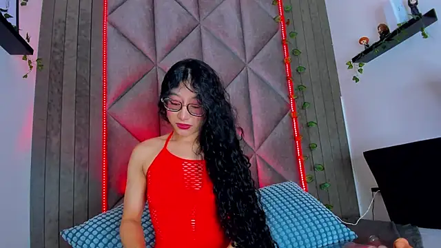 BriaConner  online show from April 21, 2026, 3:02 am