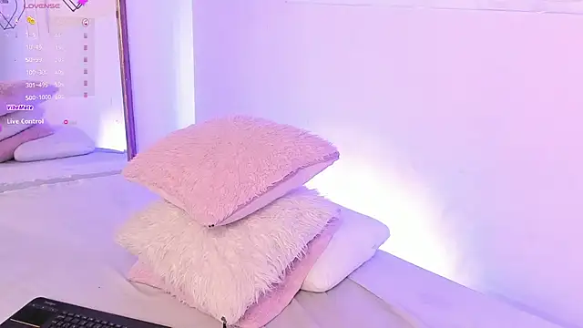 sherylgrey online show from March 8, 2025, 2:45 am