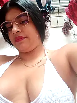 naughty-girl01 online show from February 6, 2025, 1:10 pm