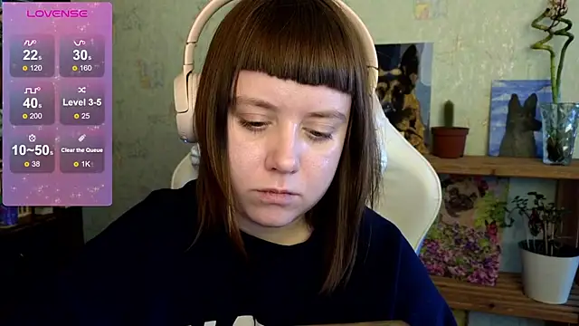 June shy0 online show from January 31, 2025, 8:11 am