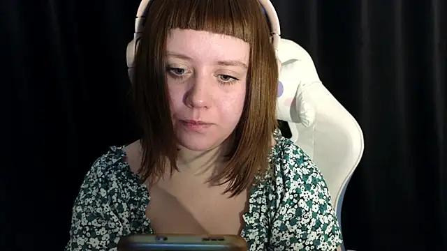 June shy0 online show from February 7, 2025, 7:18 am