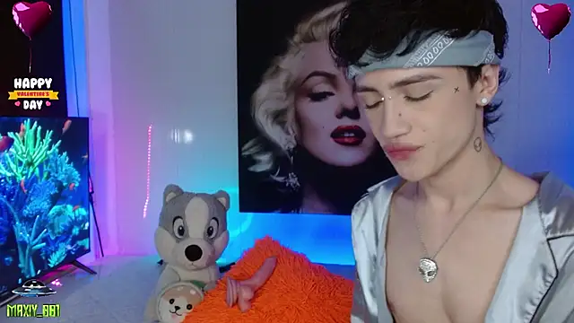 maxiy 001 online show from February 6, 2025, 6:29 am