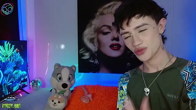 maxiy 001 online show from February 26, 2025, 7:38 pm