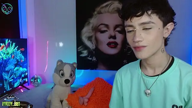 maxiy 001 online show from March 7, 2025, 8:34 am