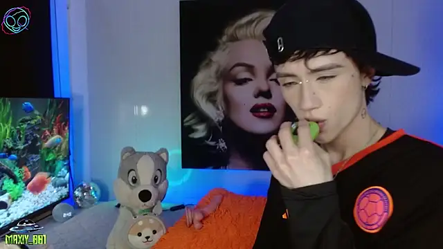 maxiy 001 online show from March 21, 2025, 7:44 am