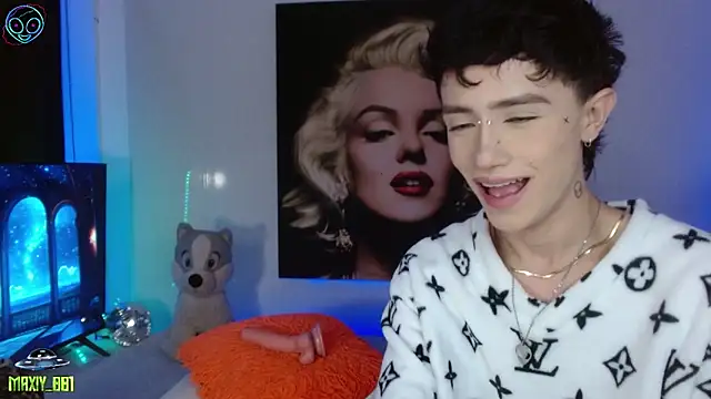 maxiy 001 online show from September 30, 2025, 3:22 am