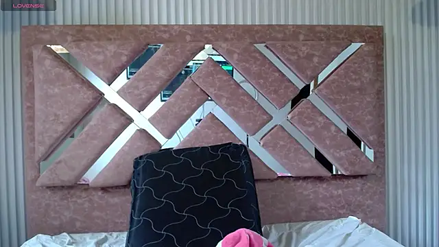  isaabellaa online show from March 28, 2026, 3:00 pm