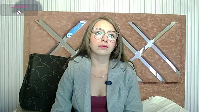  isaabellaa online show from June 4, 2026, 1:28 pm