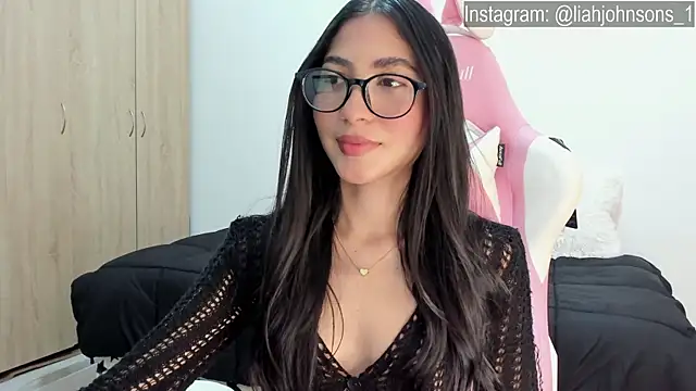 Sweetnaughtygirl  online show from February 6, 2025, 4:10 am