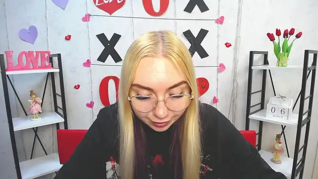 BeatriceFly online show from March 6, 2025, 10:41 am