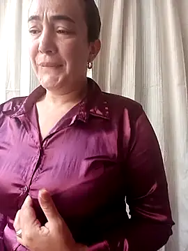 skayhot  online show from February 19, 2025, 1:06 pm