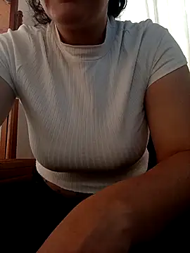 skayhot  online show from March 21, 2025, 1:12 pm