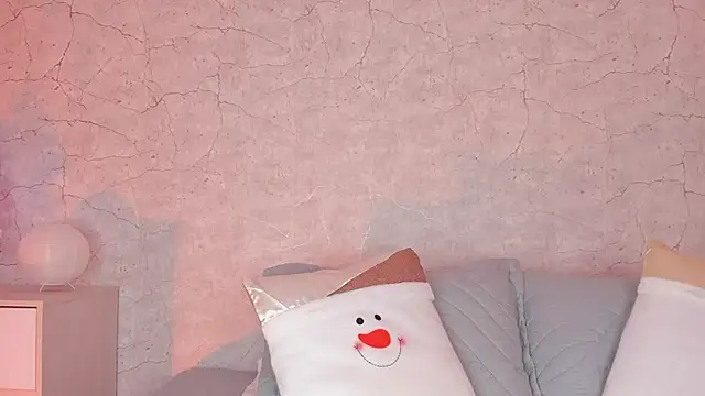 DahianaWalcott online show from December 10, 2024, 2:05 am