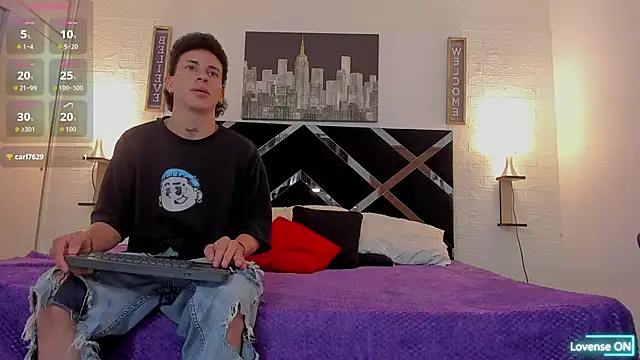 Snapshot of toyboys1 chatting on September 18, 2025, 3:19 am toyboys1 online show from September 18, 2025, 3:19 am