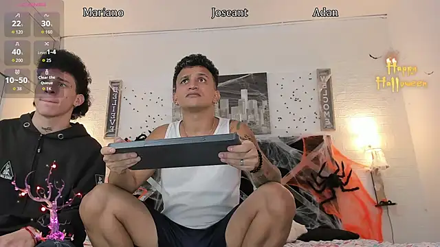 Snapshot of toyboys1 chatting on October 30, 2025, 4:14 am toyboys1 online show from October 30, 2025, 4:14 am