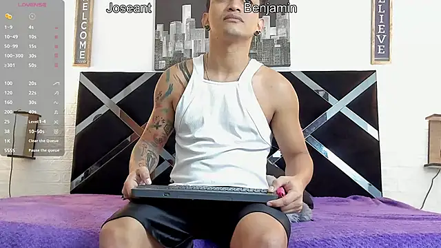 Snapshot of toyboys1 chatting on February 21, 2026, 3:40 am toyboys1 online show from February 21, 2026, 3:40 am