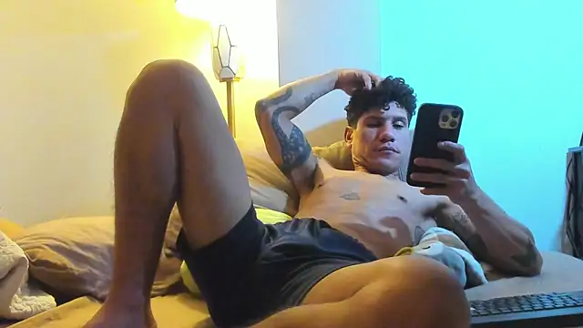 Snapshot of toyboys1 chatting on July 27, 2026, 4:52 am toyboys1 online show from July 27, 2026, 4:52 am