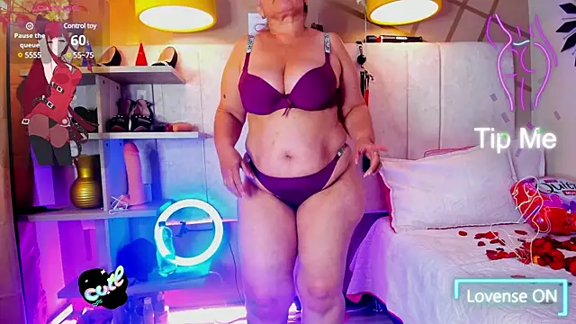 girl amada online show from February 14, 2025, 8:52 am