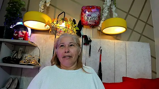 girl amada online show from February 20, 2025, 2:51 am