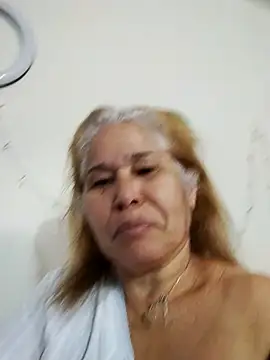 girl amada online show from September 22, 2025, 3:36 pm