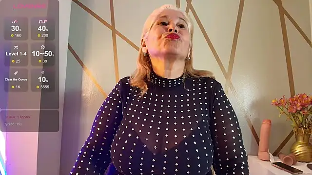 girl amada online show from February 28, 2026, 7:04 pm