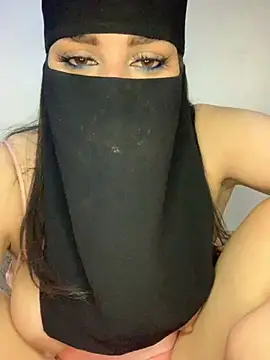 Miss-Soka online show from April 22, 2026, 12:46 am