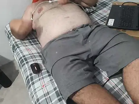 mfreitas005 online show from February 11, 2025, 10:50 pm