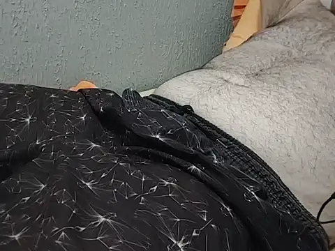 mfreitas005 online show from December 5, 2025, 2:20 am