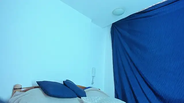 emiily15   online show from January 24, 2025, 6:04 pm