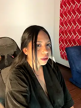 emiily15   online show from November 18, 2025, 6:23 pm