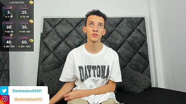 Maisondavis  online show from January 27, 2025, 9:22 pm