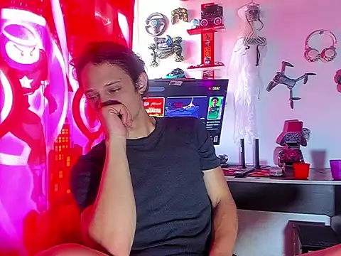 LilOwen  online show from June 11, 2026, 9:02 pm