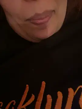 Snapshot of Samarr_9and chatting on December 13, 2024, 11:02 am Samarr 9and online show from December 13, 2024, 11:02 am