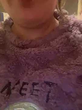 Snapshot of Samarr_9and chatting on December 31, 2024, 5:40 pm Samarr 9and online show from December 31, 2024, 5:40 pm