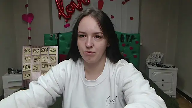 IsabelBlackberry online show from September 19, 2025, 4:58 am