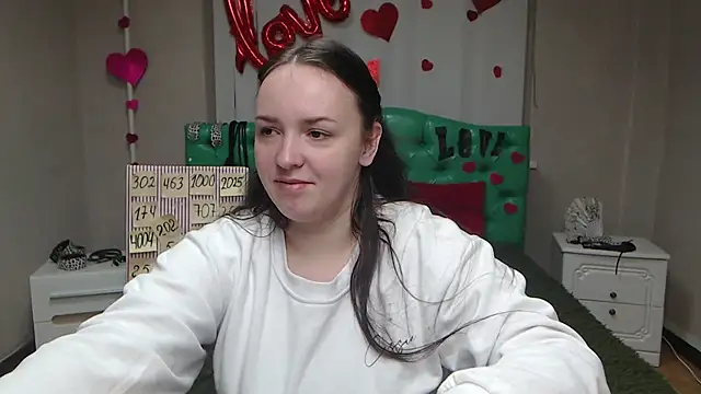 IsabelBlackberry online show from October 4, 2025, 5:05 am