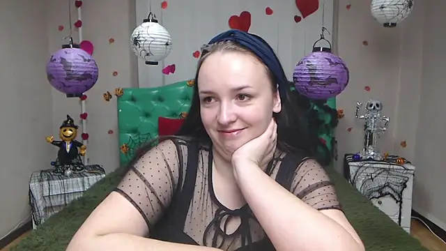 IsabelBlackberry online show from October 27, 2025, 6:06 am