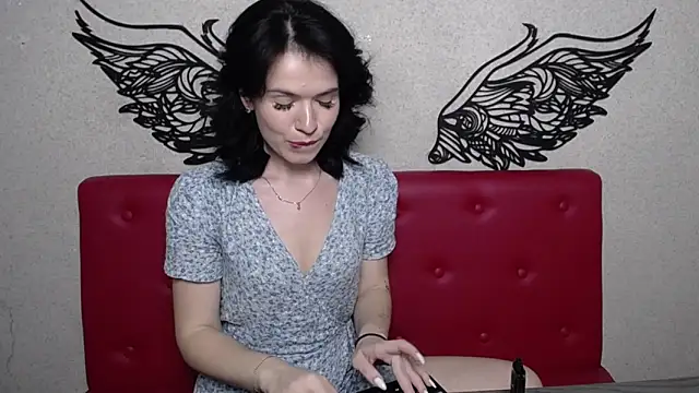 JasmineKouch online show from January 28, 2025, 12:15 am